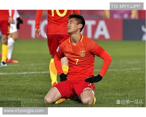 足球明星在关键时刻泪洒赛场背后的感人故事与情感瞬间 足球明星在关键时刻泪洒赛场背后的感人故事与情感瞬间